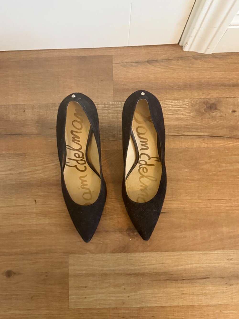 Sam Edelman black size 8 suede style pumps